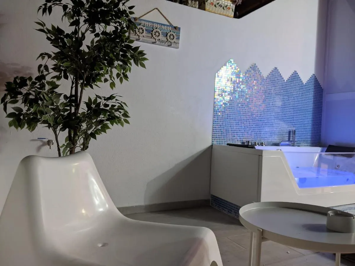 Jacuzzi Suite, Sueno De Pakito 아데제